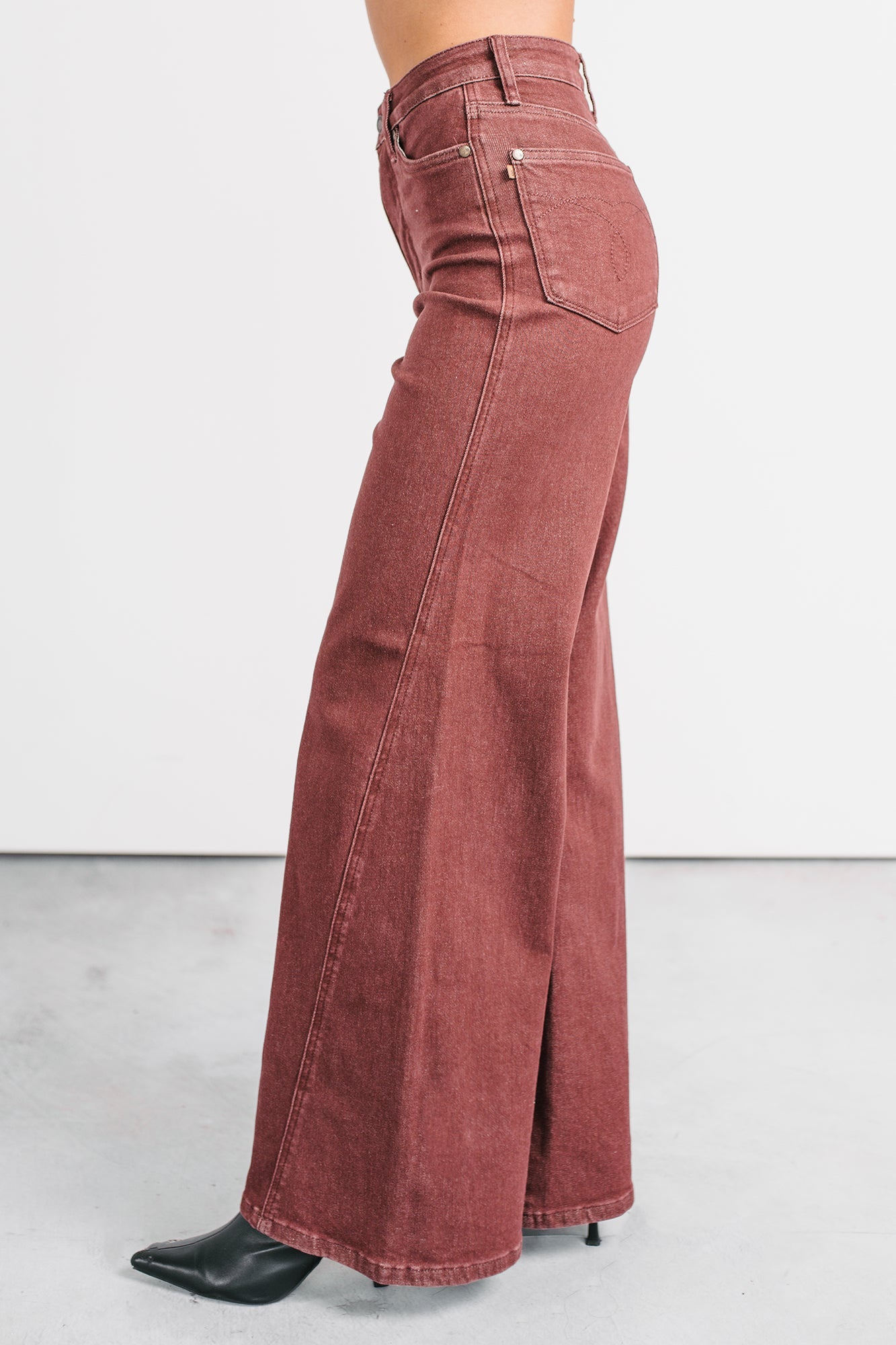 Delgado Wide Leg Judy Blue Jeans (Burgundy)