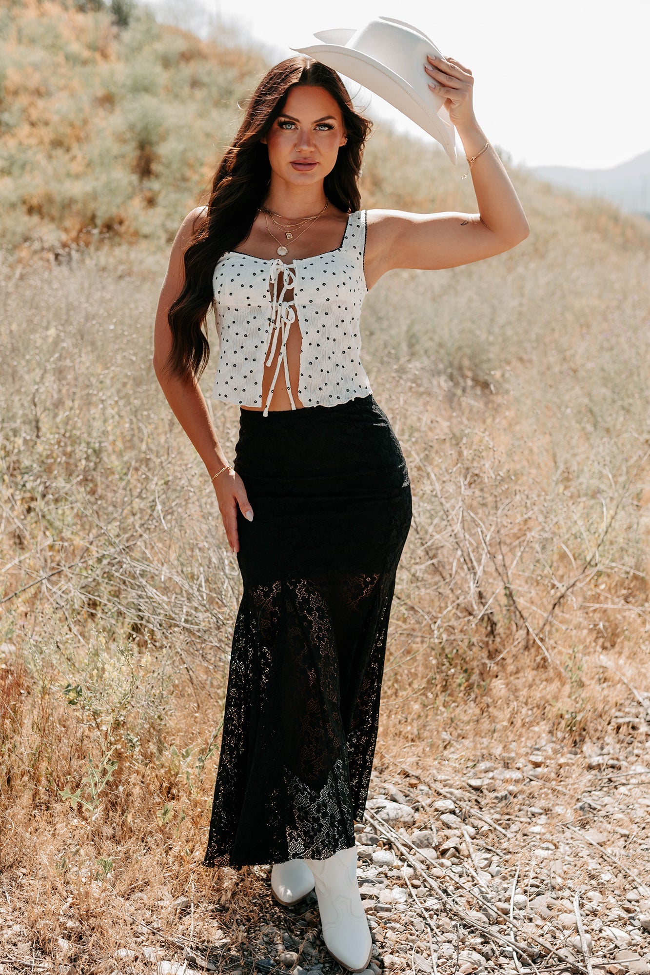 Cupid's Favorite Sleeveless Floral Top (Ivory)