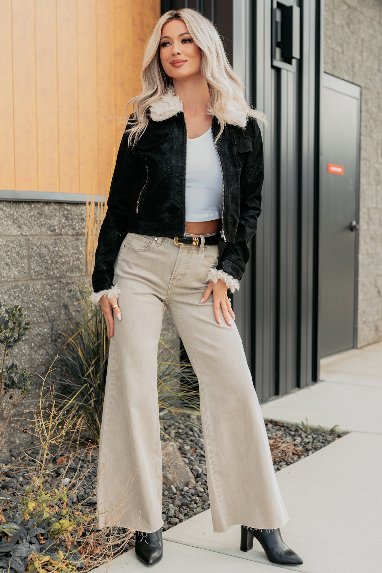 Soulful Strolls Shearling Aviator Jacket (Black/Cream)