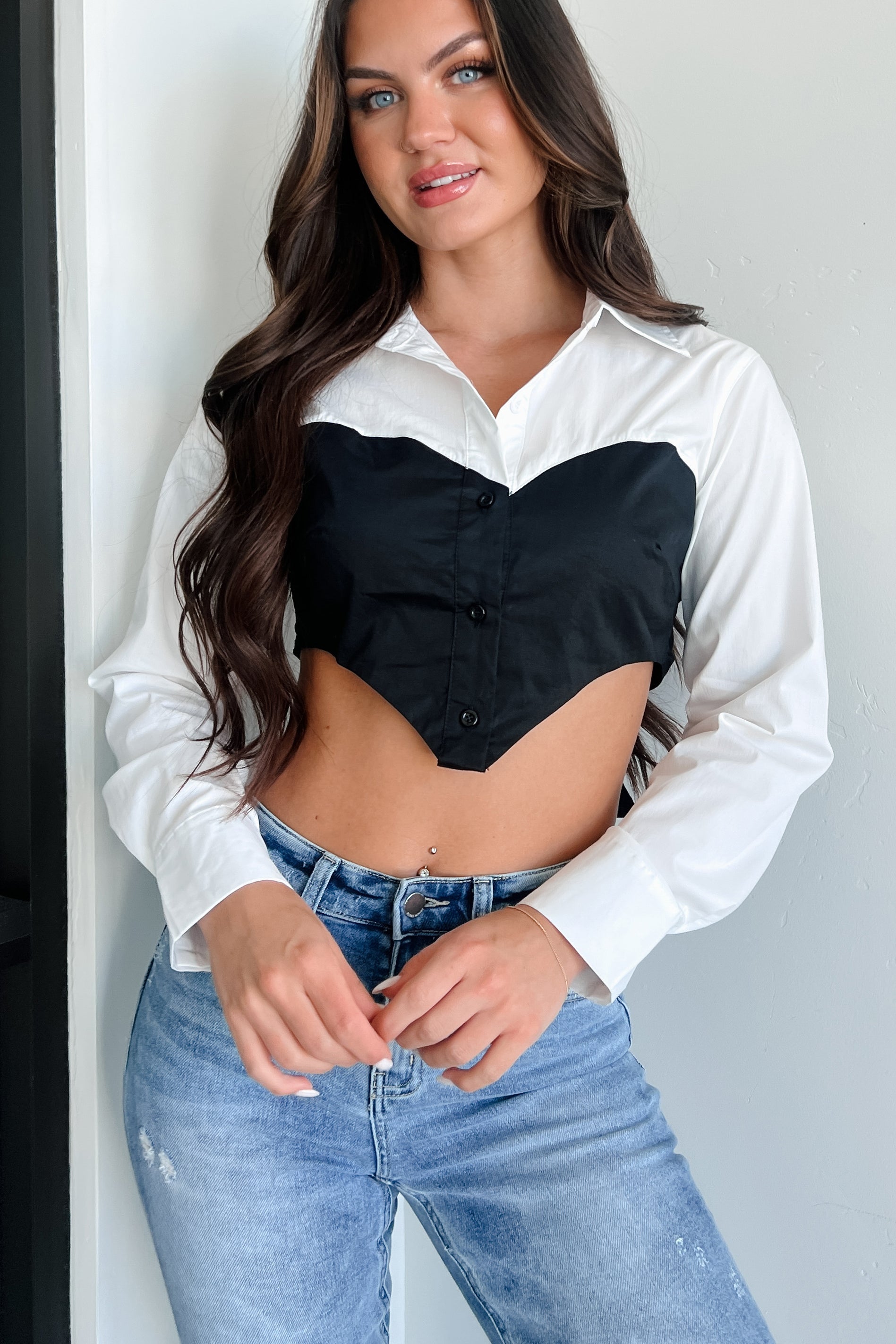 Eclipsing The Heart Colorblock Crop Blouse (White/Black)
