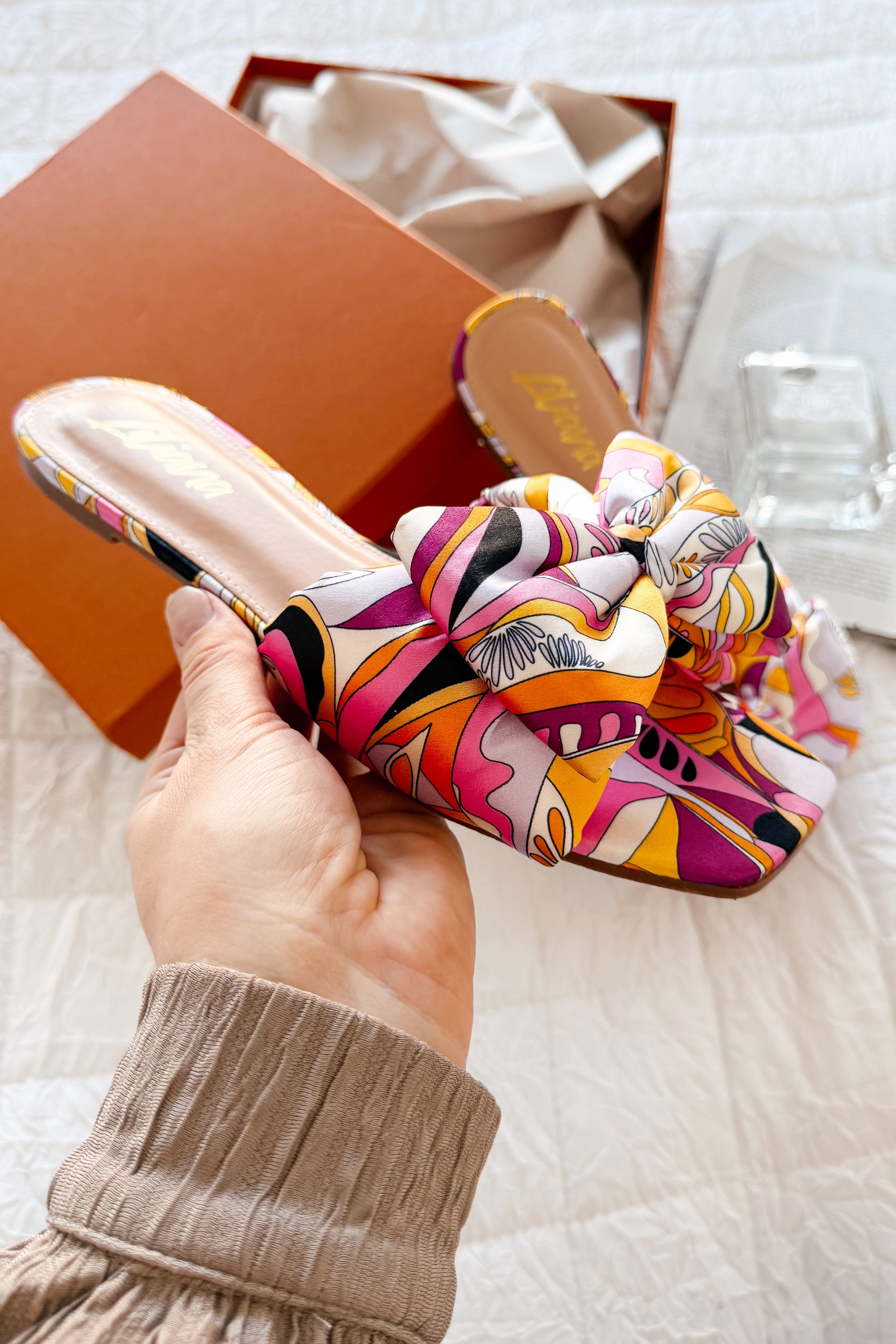 Boardwalk Bliss Square Toe Bowtie Sandals (Fuchsia)