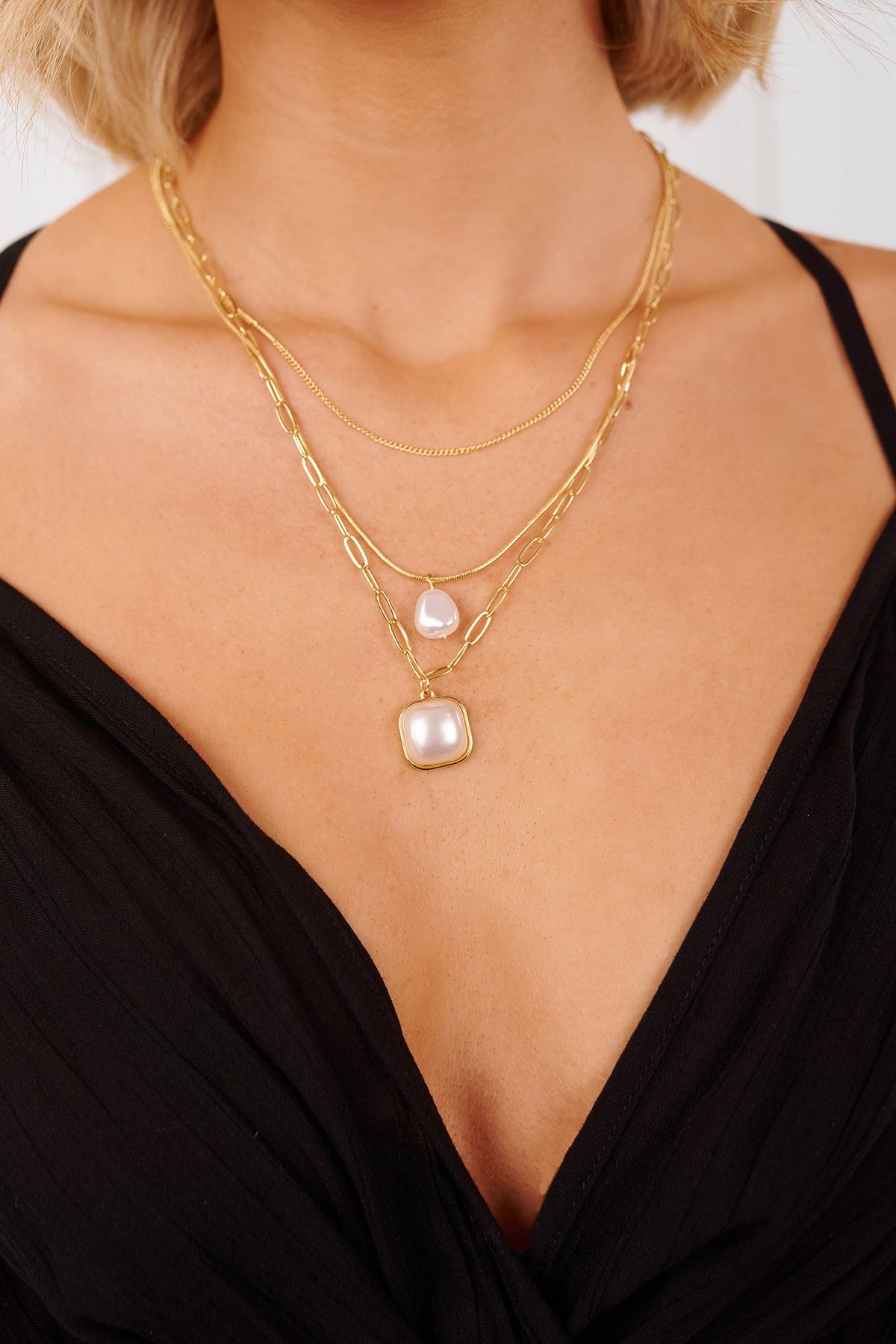 Chic Mode Layered Pearl Chain Necklace (White Gold)