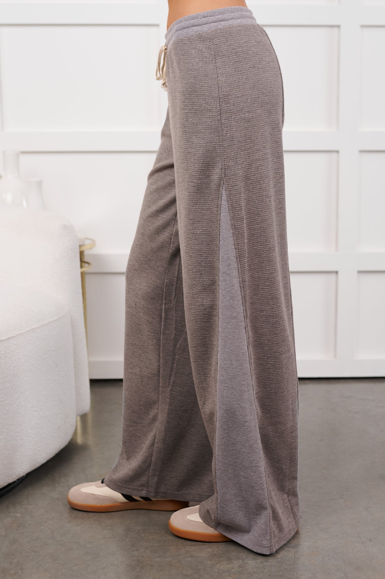 In The Daylight Contrast Tie Waffle Knit Pants (Heather Gray)