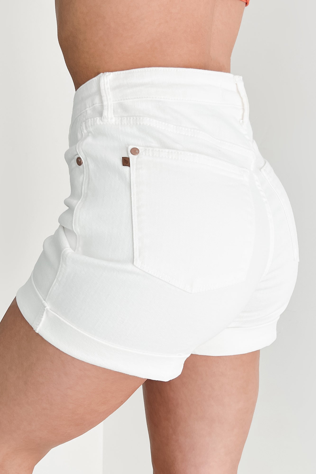 Vivian Judy Blue High Rise Cuffed Denim Shorts (White)