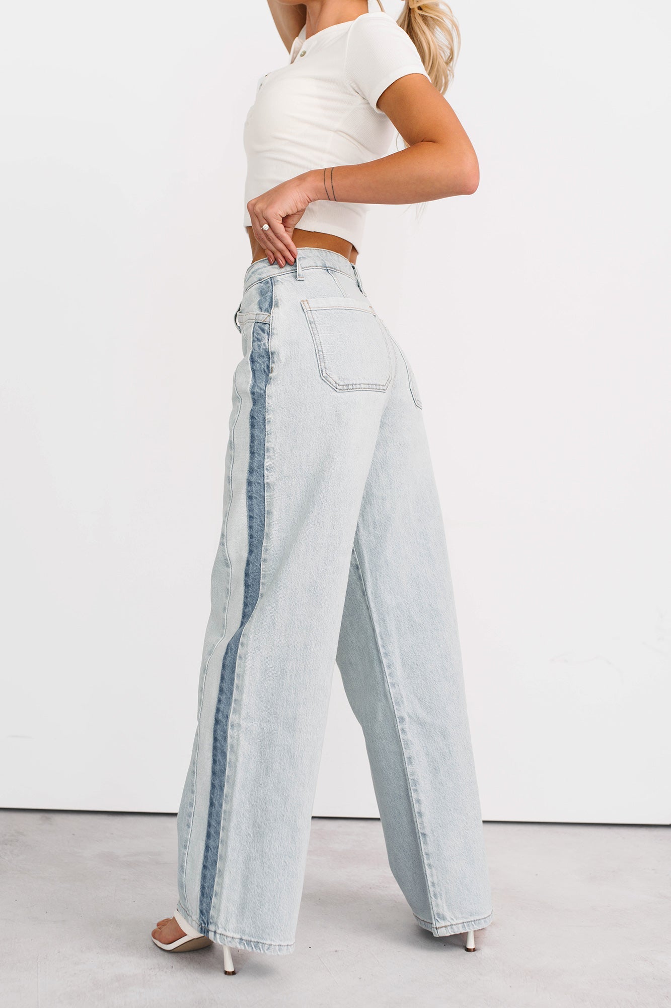 Baylor Wide Leg Contrast Kancan Jeans (Light)