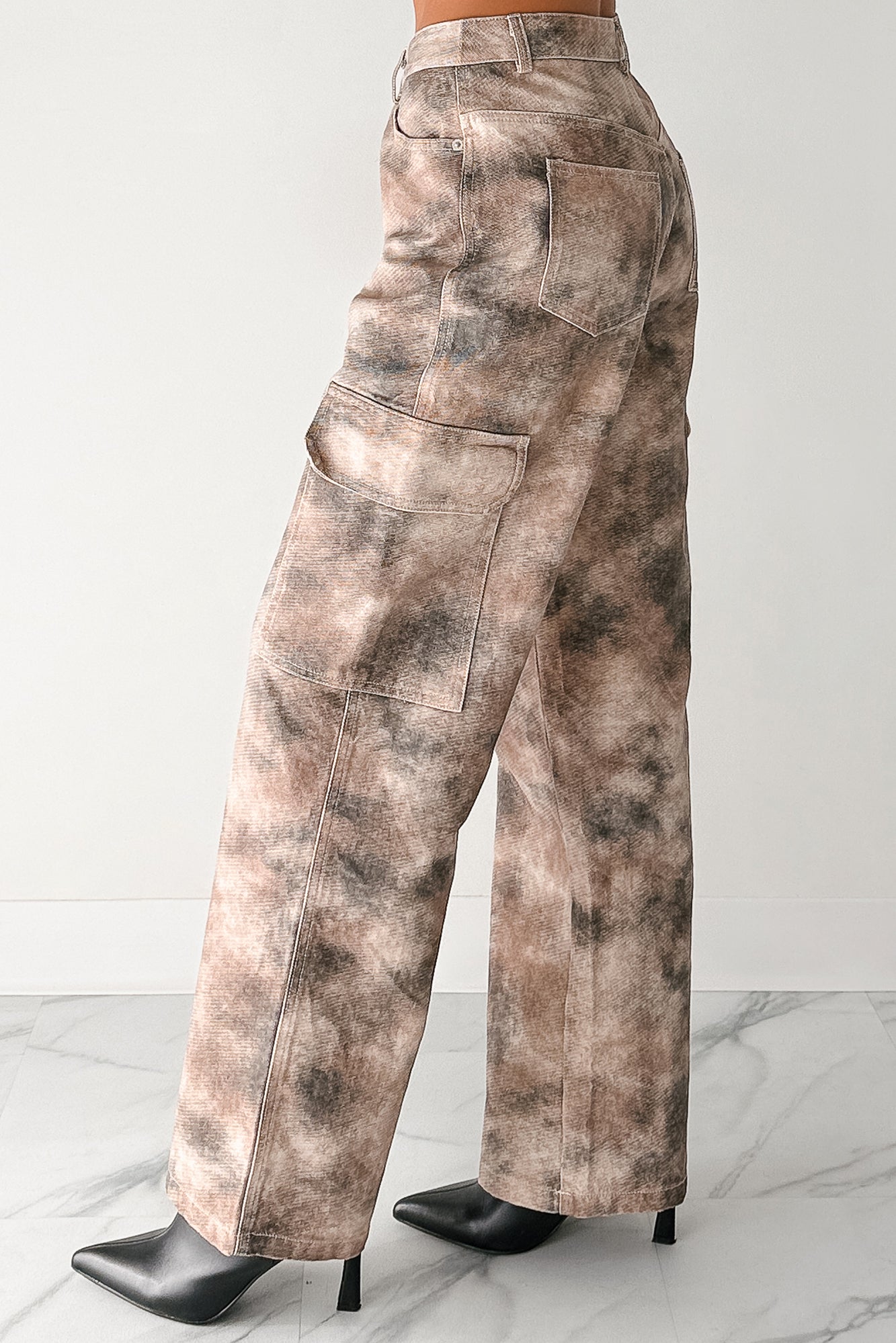Edgy Attitude Smokey Print Cargo Jeans (Taupe Grey)