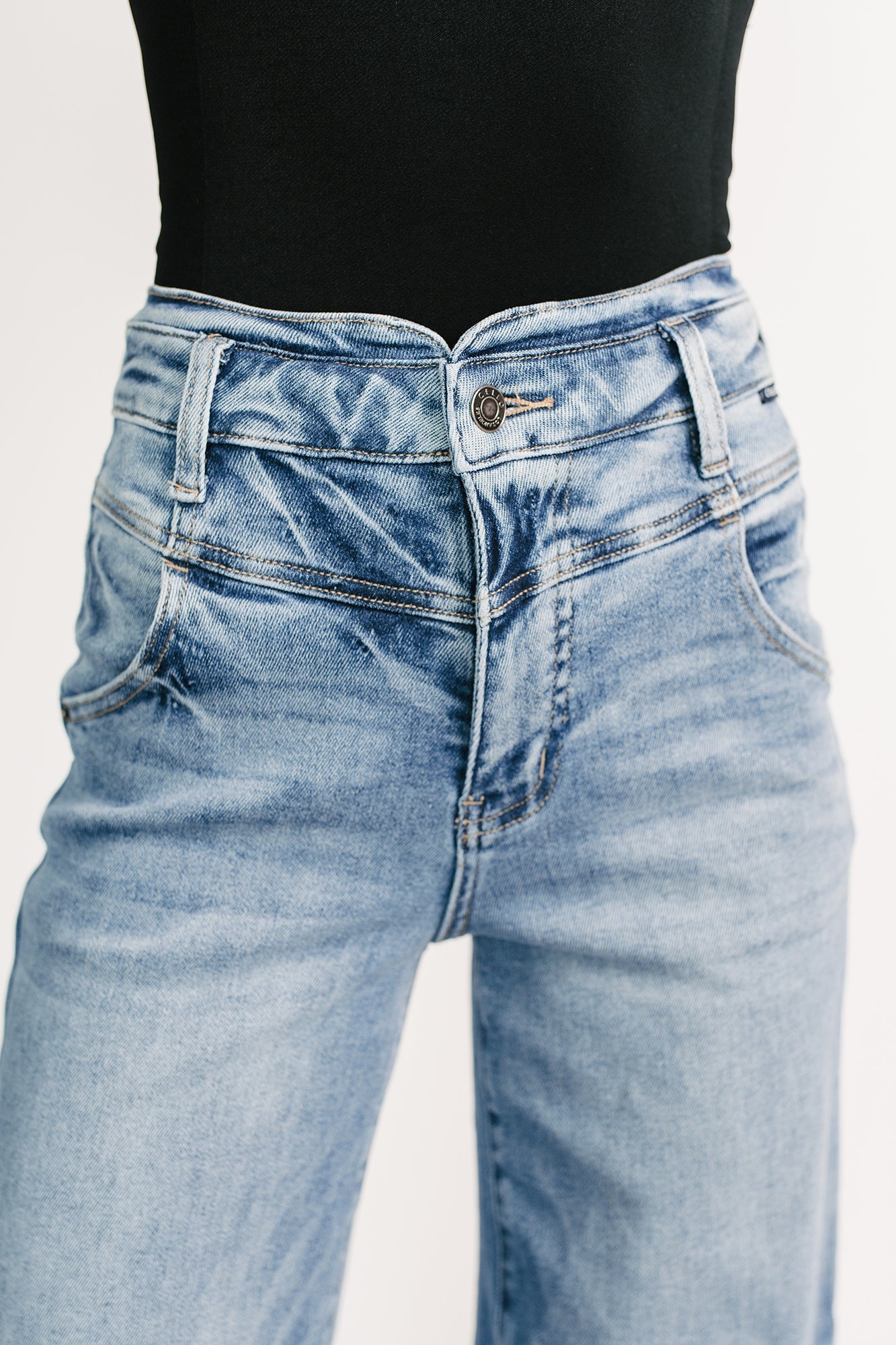 Kelvin Double Waist Wide Leg Cello Jeans (Medium)