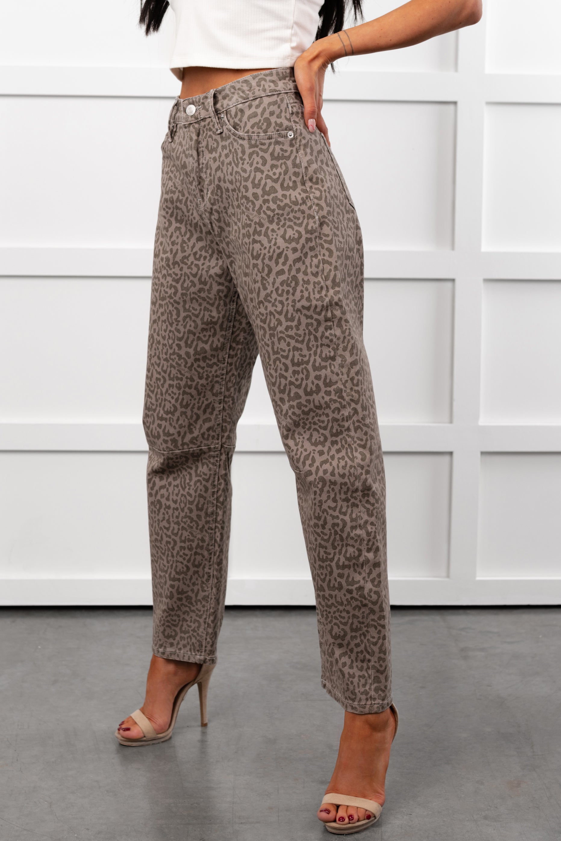 Odin Leopard Barrel Mica Denim Jeans (Ash Brown)