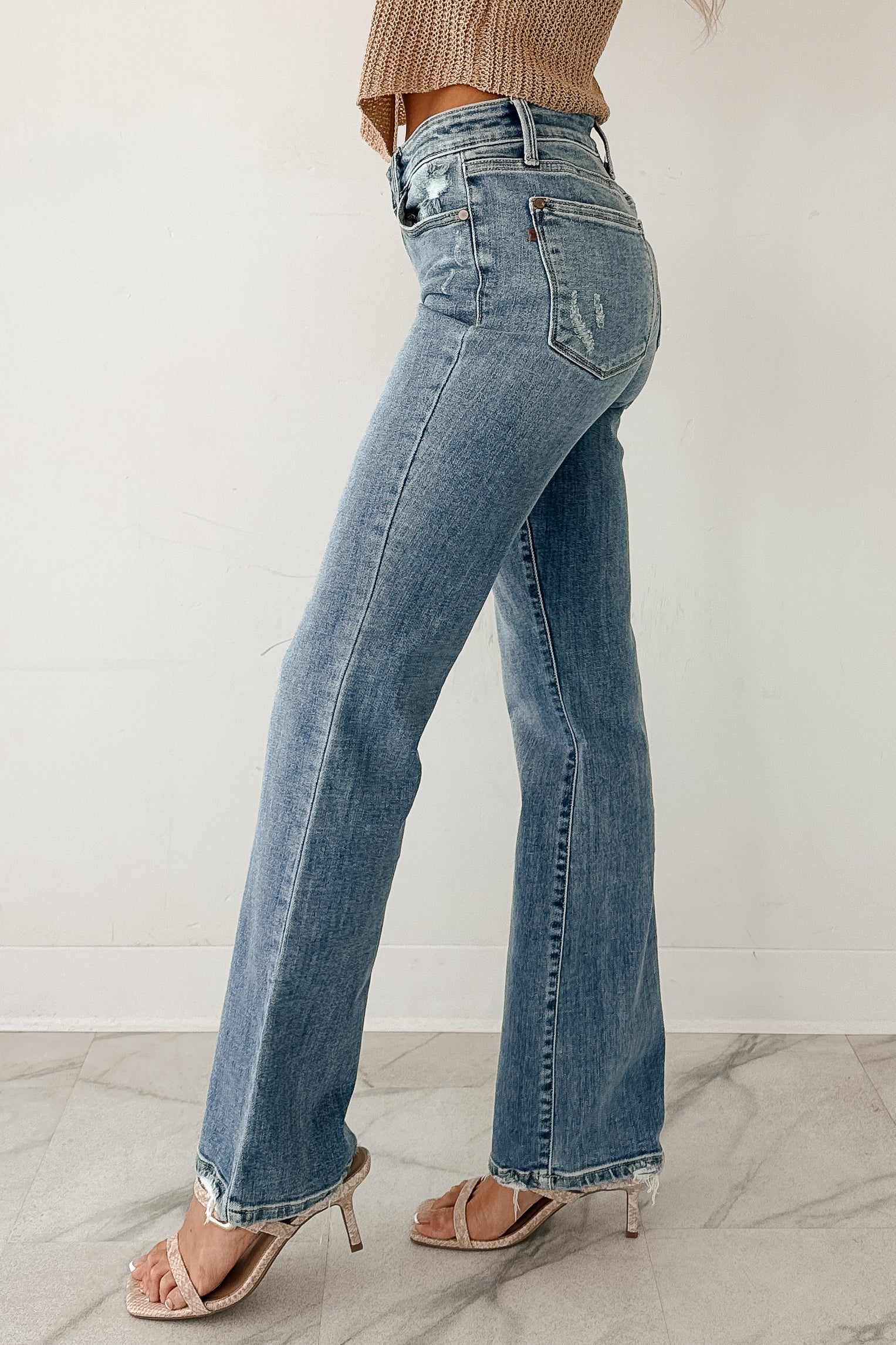 Elara Mid Rise Bootcut Judy Blue Jeans (Medium)
