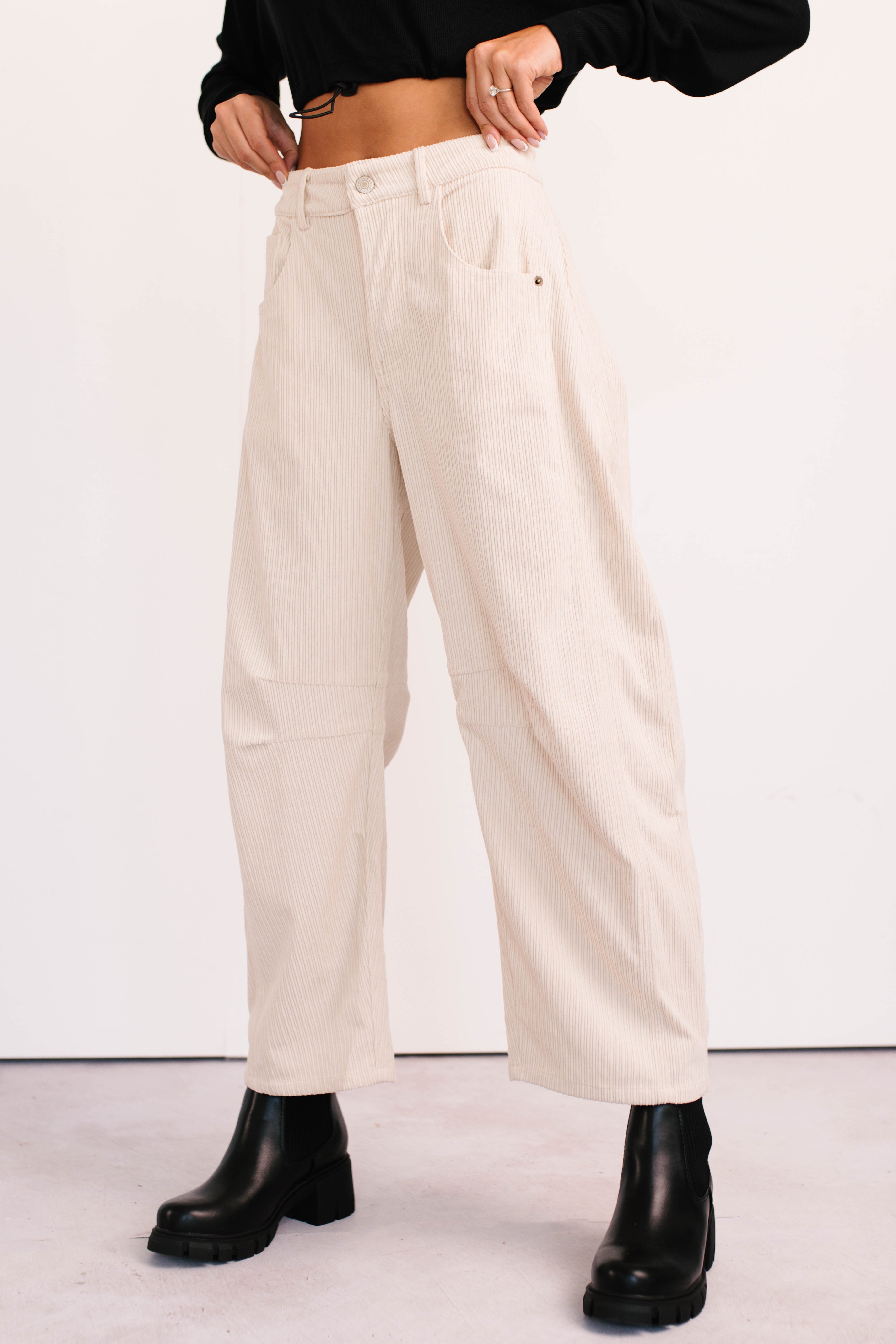 Leo Corduroy Barrel Leg Pants (Bone)