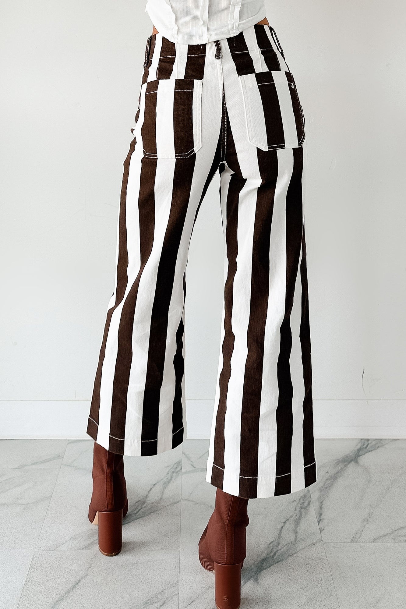 Julia Wide Leg Mica Denim Crop Jeans (Earth Brown/White)