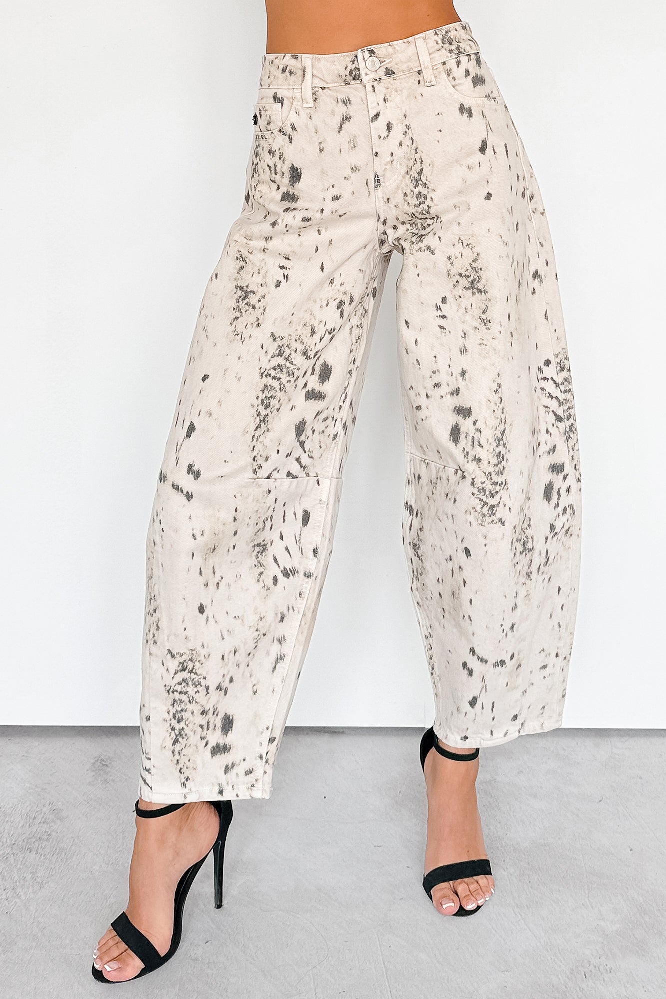Zane High Rise Printed Barrel Kancan Jeans (Beige/Black)