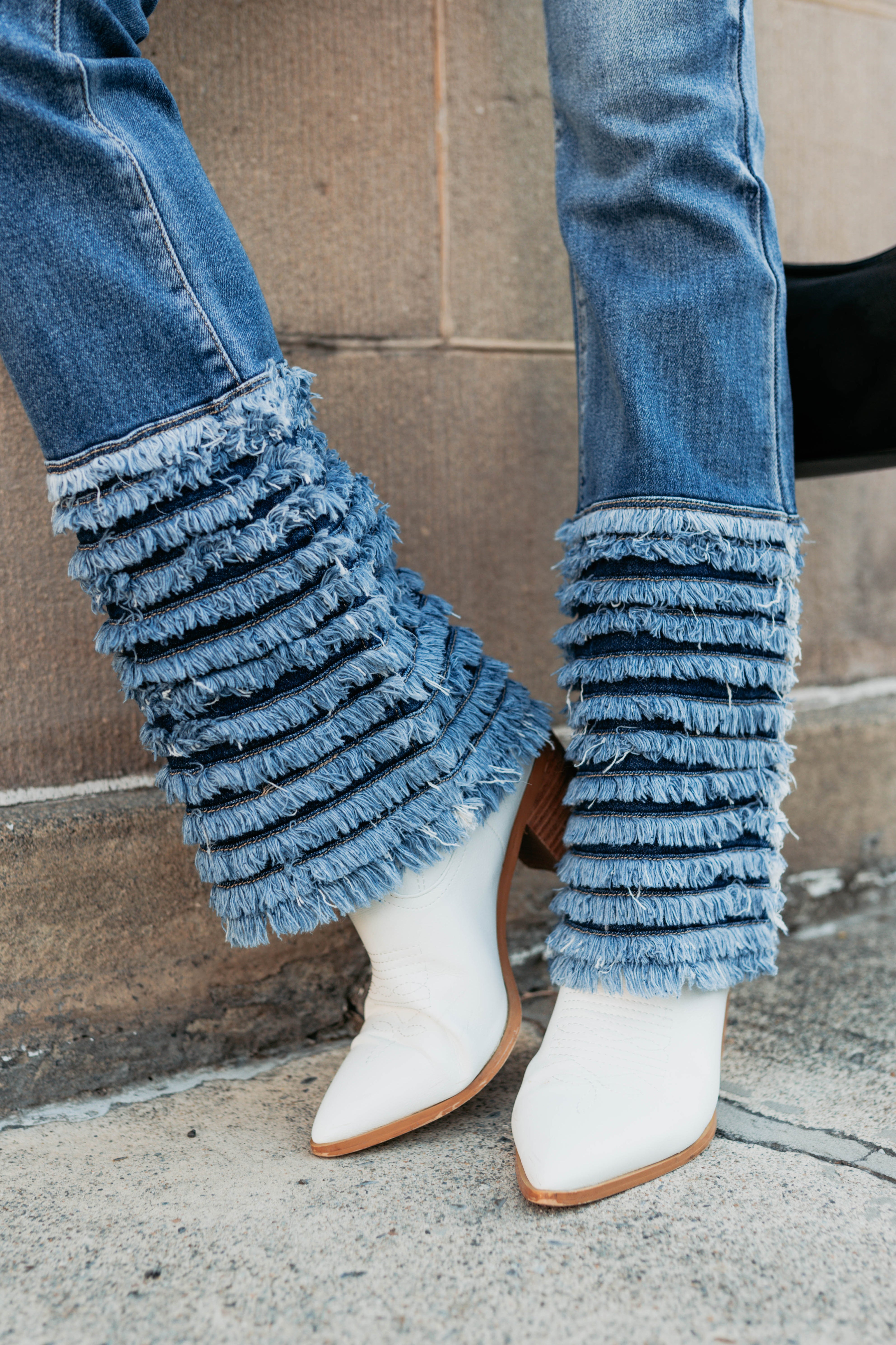 Vera Mid Rise Frayed Hem Cello Flare Jeans (Medium)